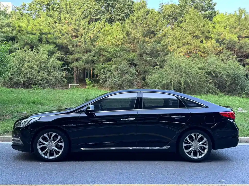 HYUNDAI SONATA 2015