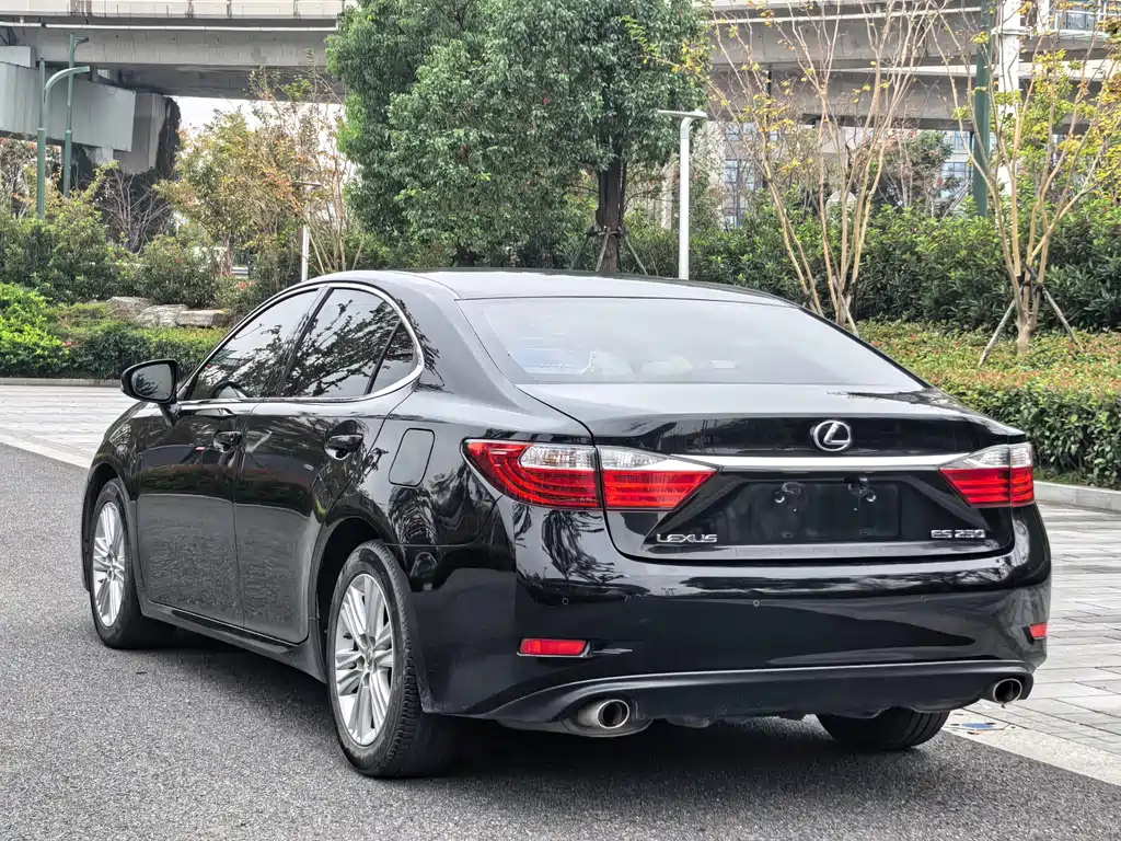 LEXUS ES 2013