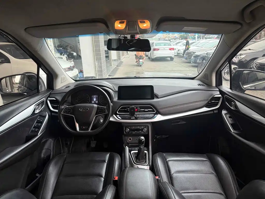 JAC REFINE R3 2018