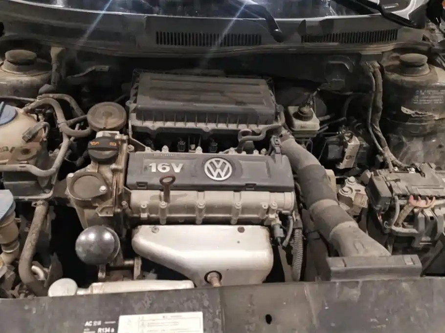 VOLKSWAGEN BORA 2013