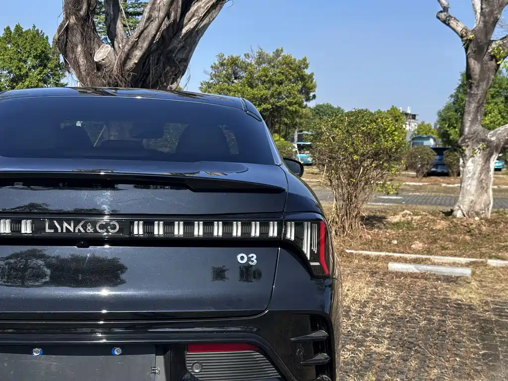 LYNK&CO 03 2023