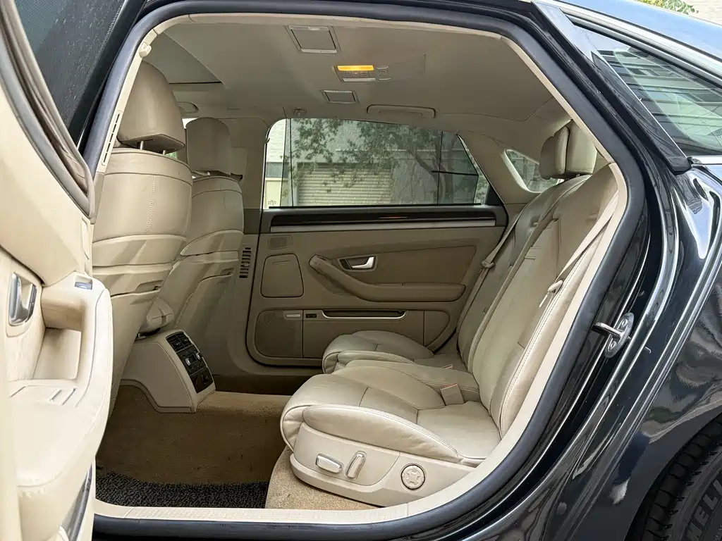 AUDI A8 2009