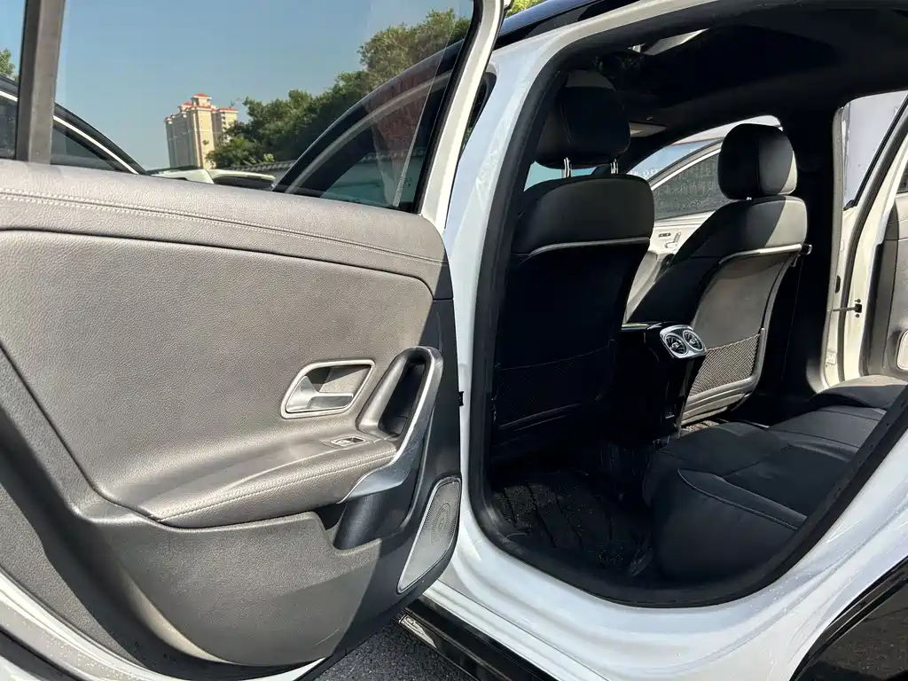 MERCEDES BENZ A-CLASS 2021