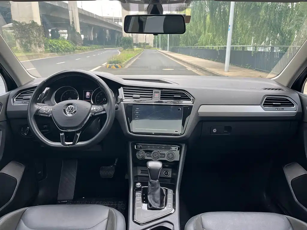 VOLKSWAGEN TIGUAN L 2020