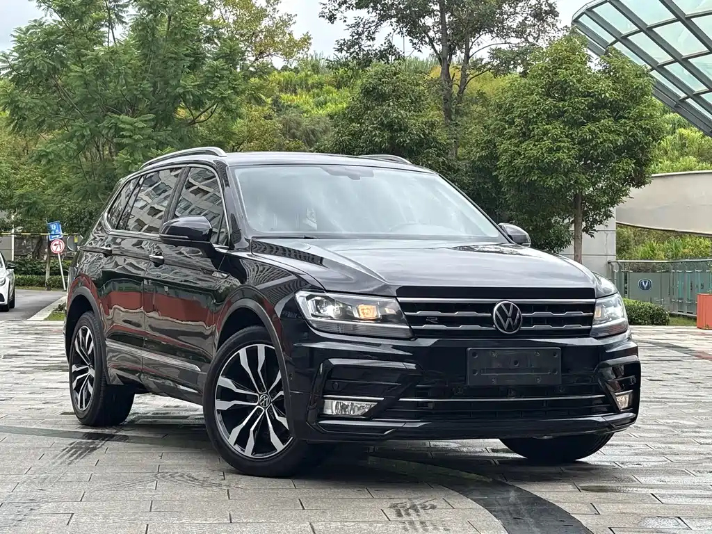 VOLKSWAGEN TIGUAN L 2021