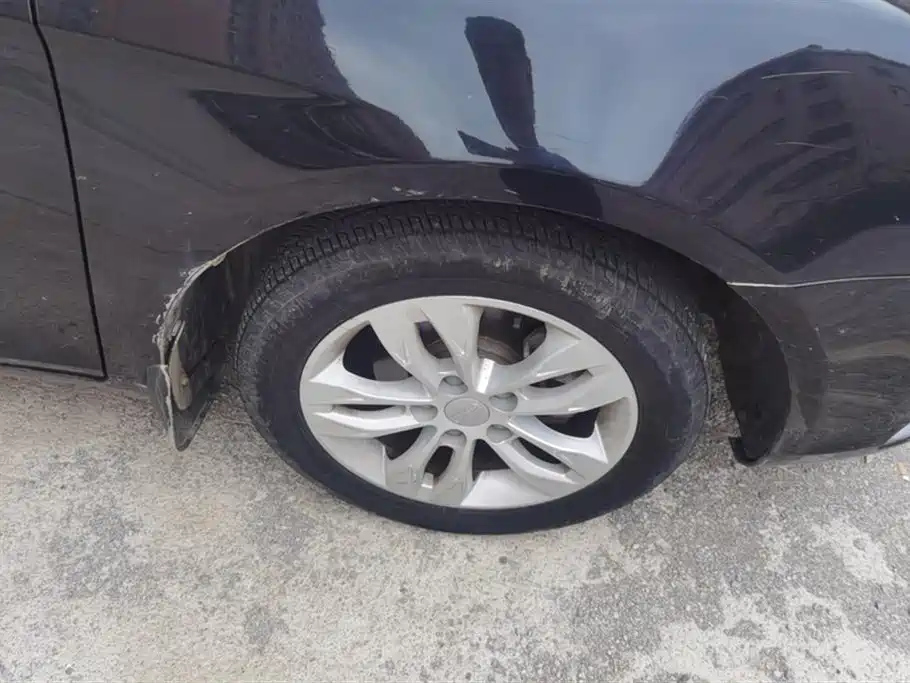 GEELY AUTO EMGRAND 2015