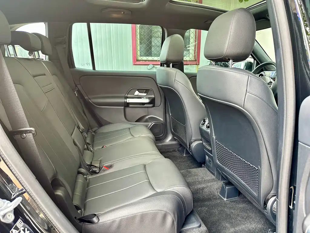 MERCEDES BENZ GLB 2023