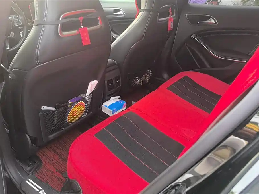 MERCEDES BENZ GLA 2018