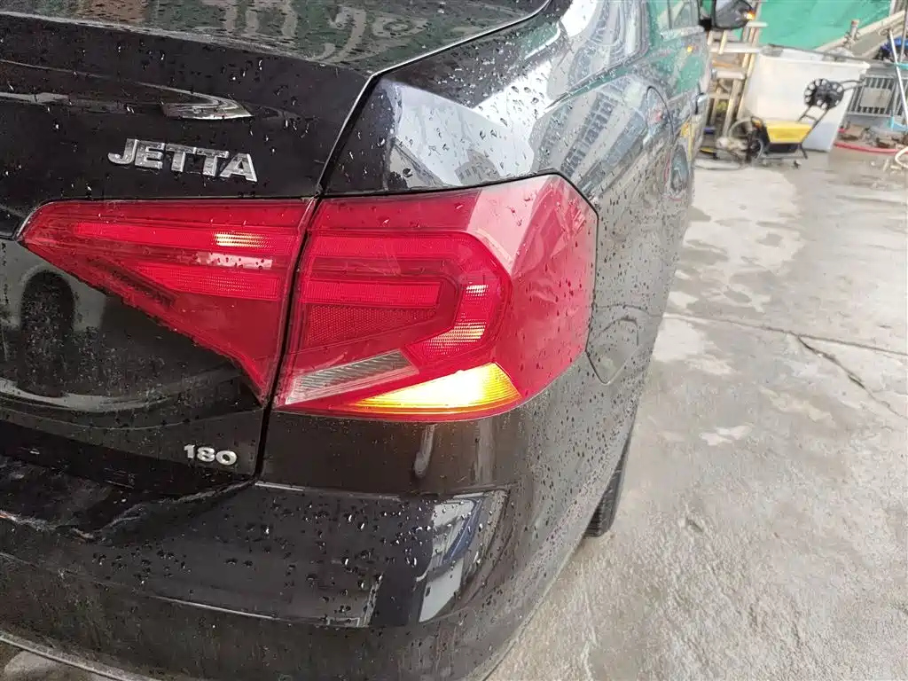VOLKSWAGEN JETTA 2017