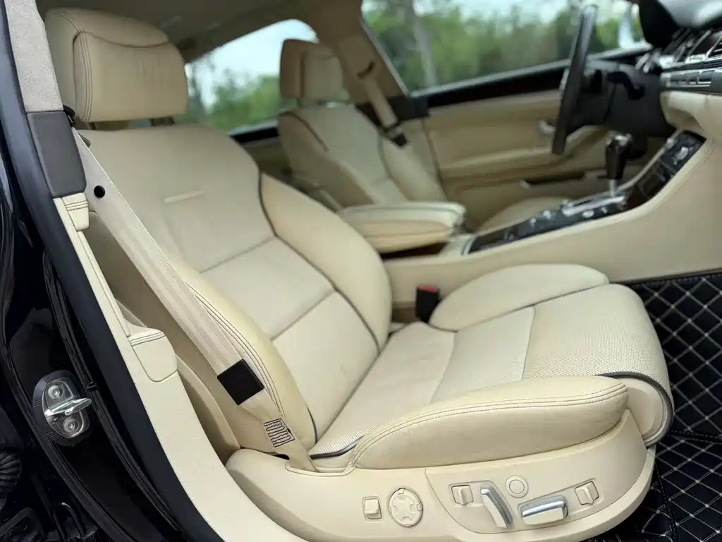 AUDI A8 2011