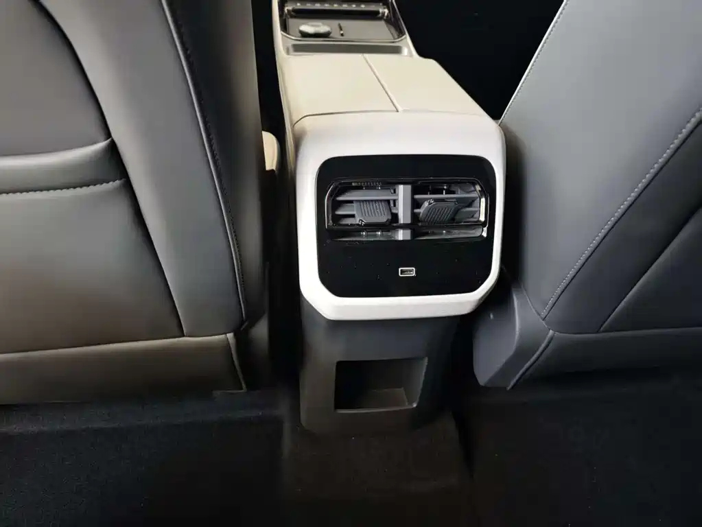 JETOUR SHANHAI L6 2024