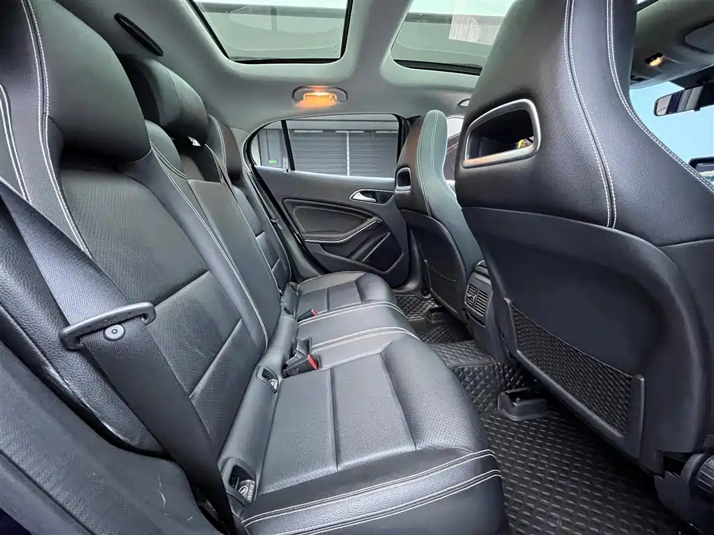 MERCEDES BENZ GLA 2016