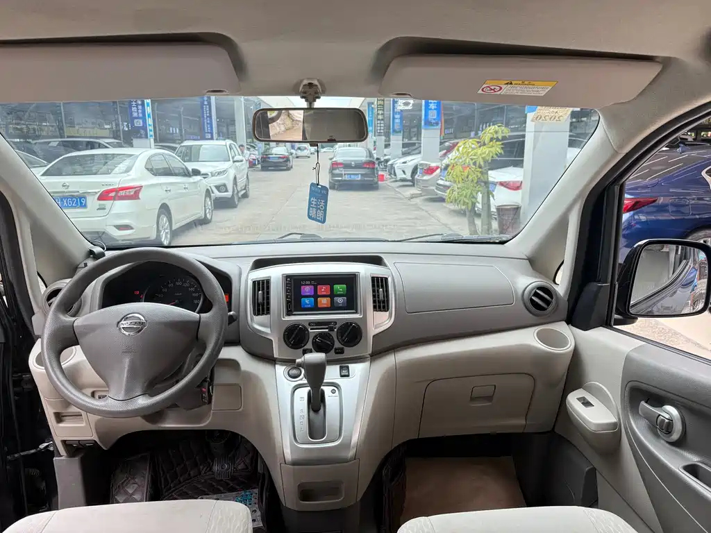 NISSAN NV200 2018