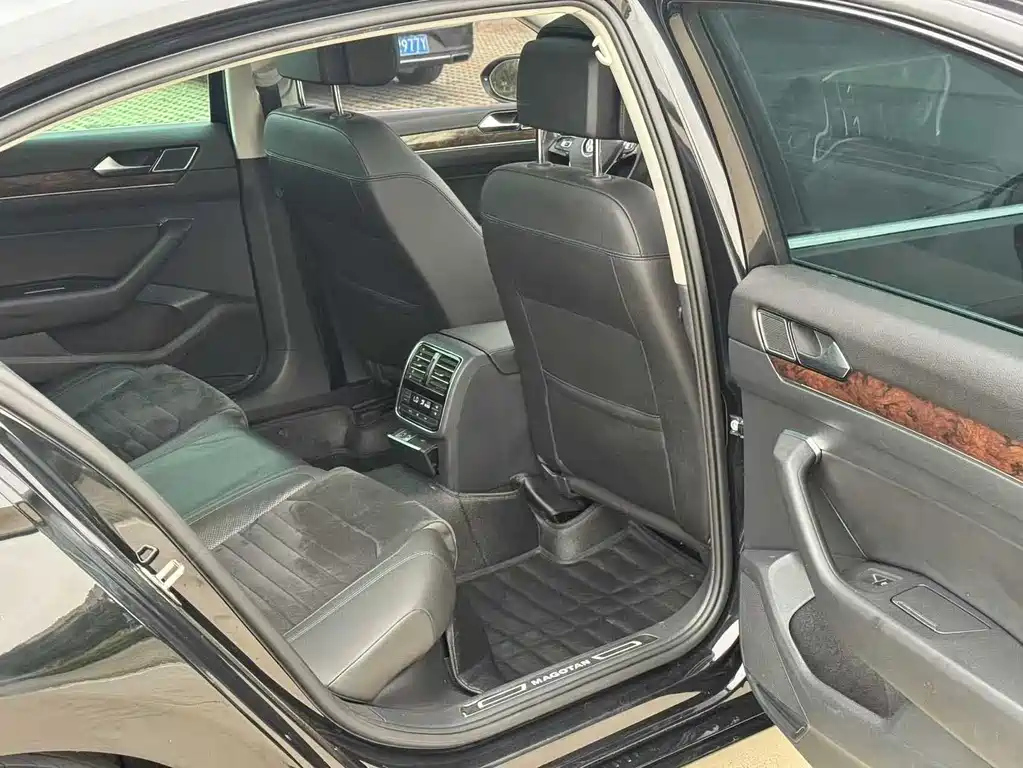 VOLKSWAGEN MAGOTAN 2016