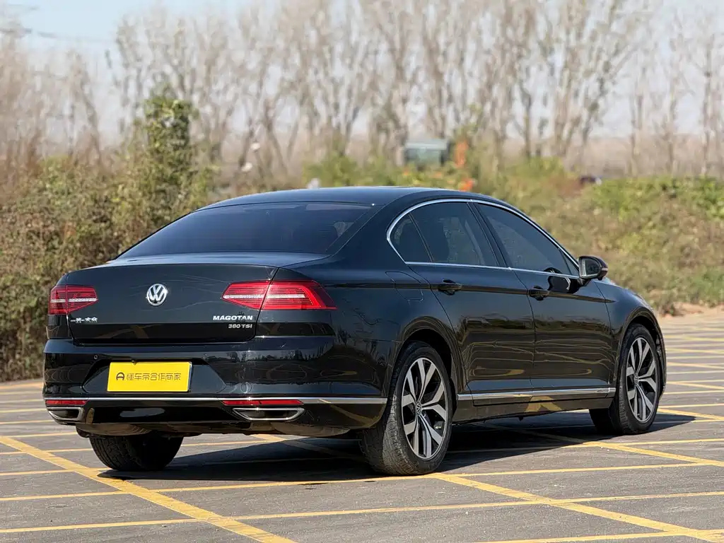 VOLKSWAGEN MAGOTAN 2018