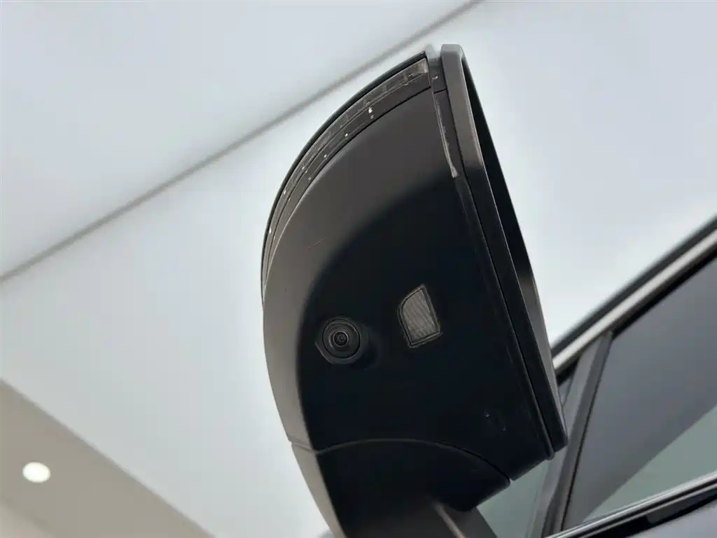 VOLKSWAGEN TIGUAN L 2021