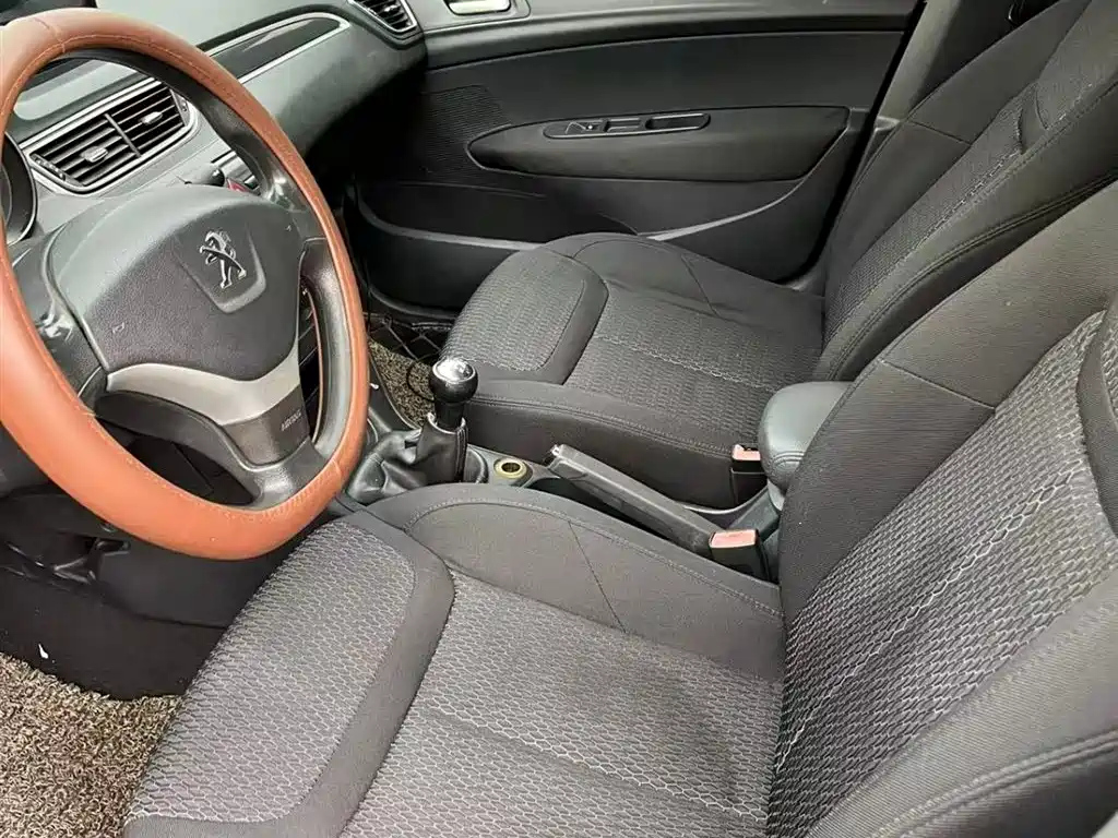 PEUGEOT 308 2012