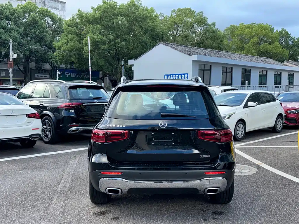MERCEDES BENZ GLB 2024