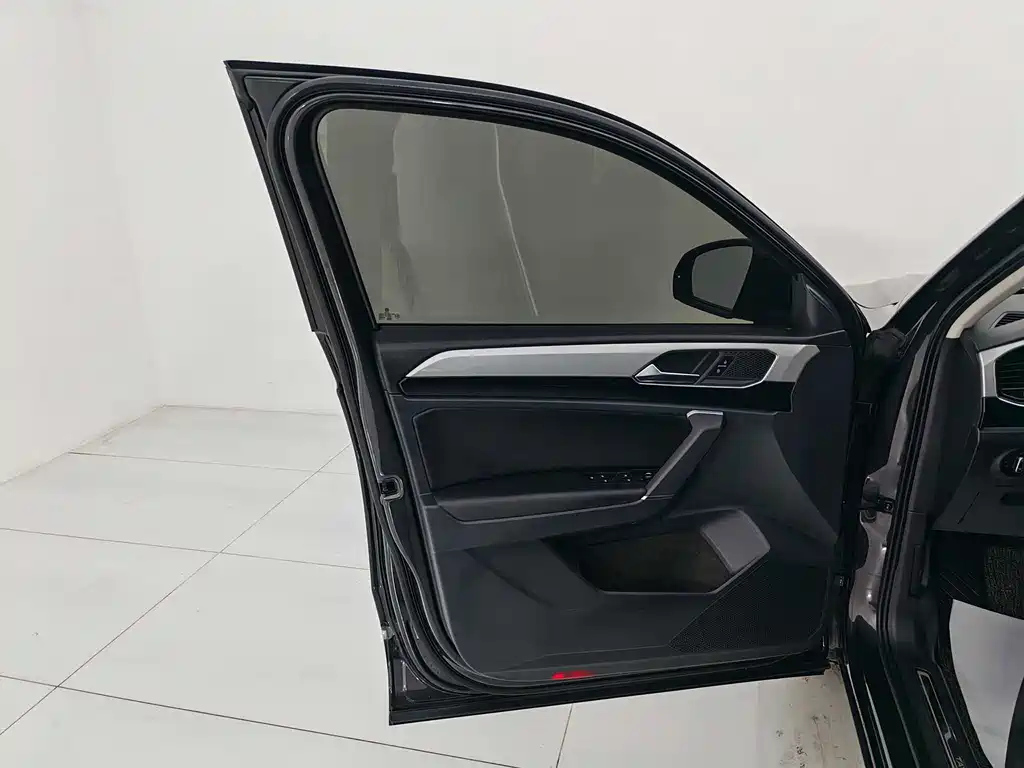 VOLKSWAGEN TAYRON 2021