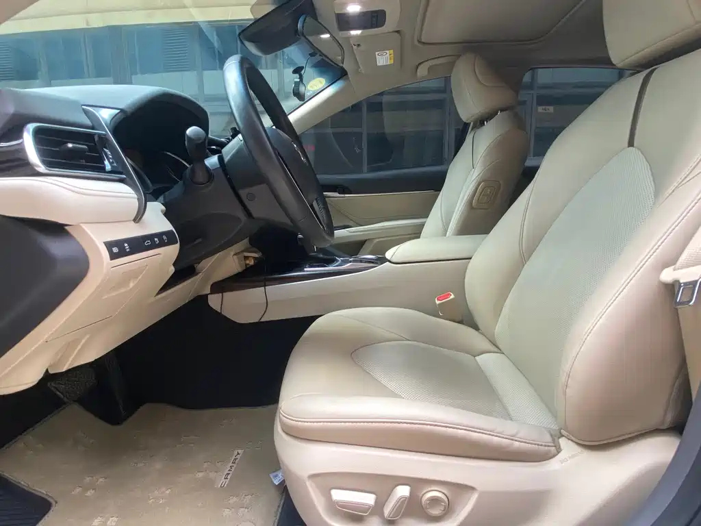 TOYOTA CAMRY 2018