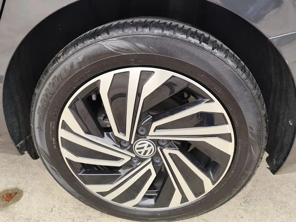 VOLKSWAGEN SAGITAR 2022