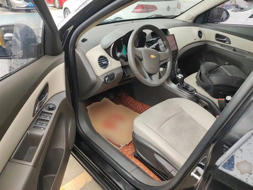 CHEVROLET CRUZE 2015