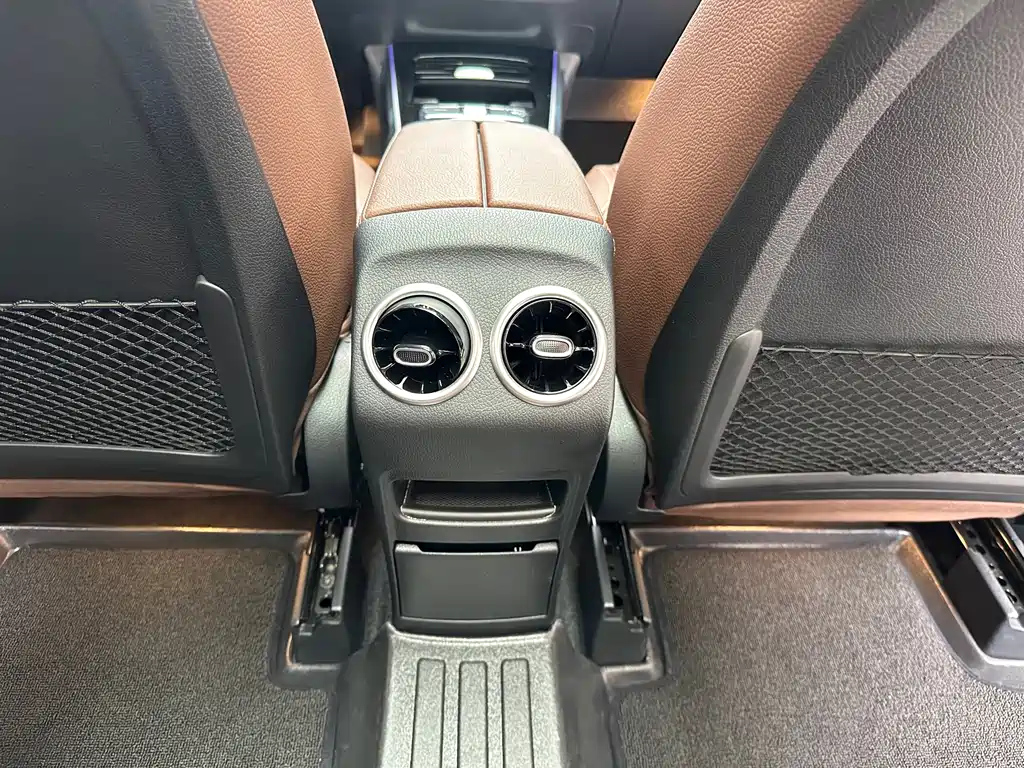 MERCEDES BENZ GLB 2025