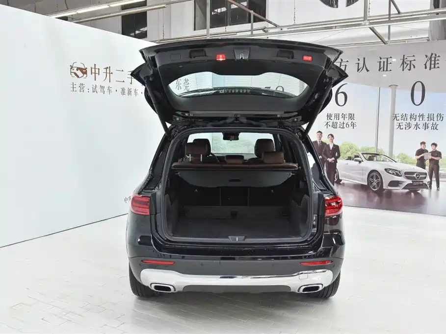 MERCEDES BENZ GLB 2024