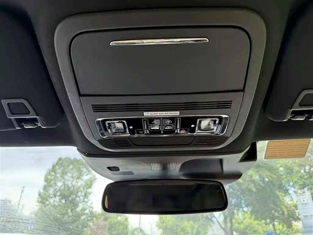 LINCOLN ADVENTURER 2020