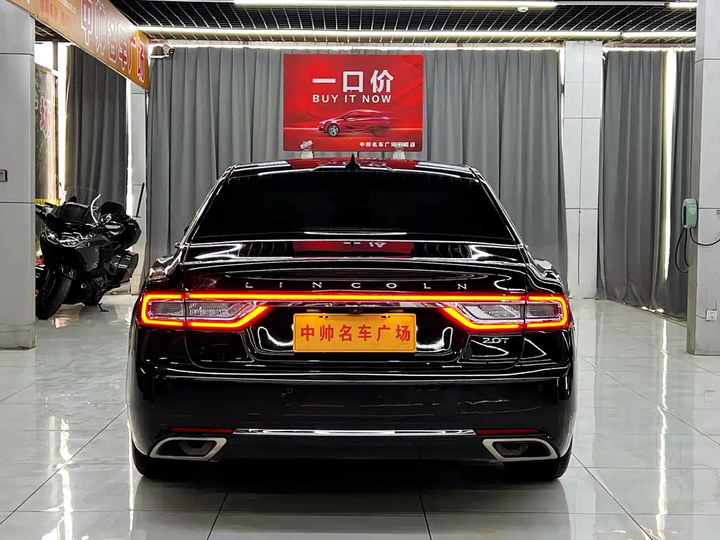 LINCOLN CONTINENTAL 2019