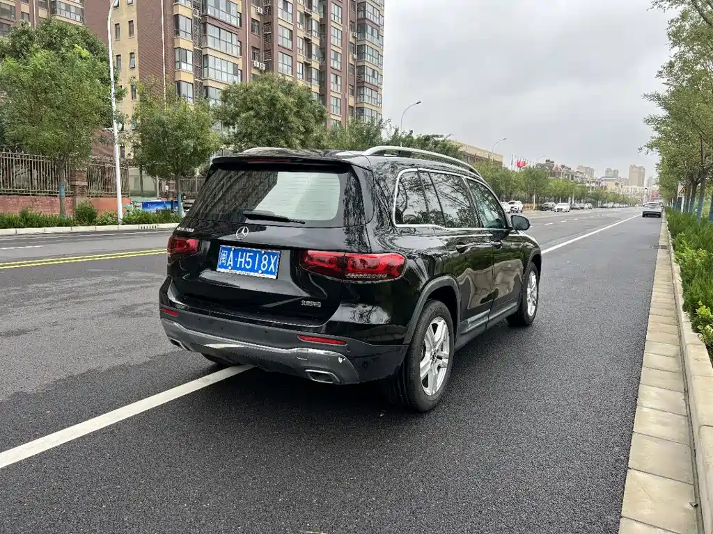 MERCEDES BENZ GLB 2023