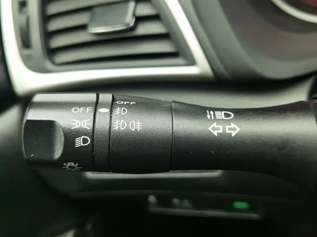 NISSAN SYLPHY 2018
