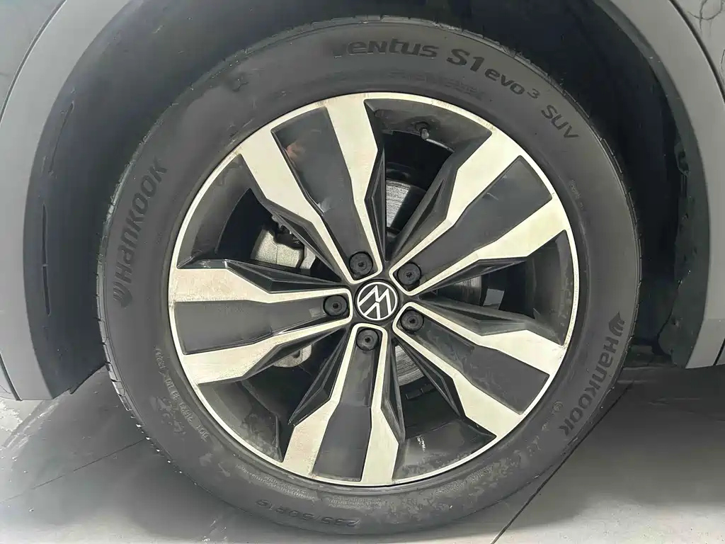 VOLKSWAGEN TIGUAN L 2024