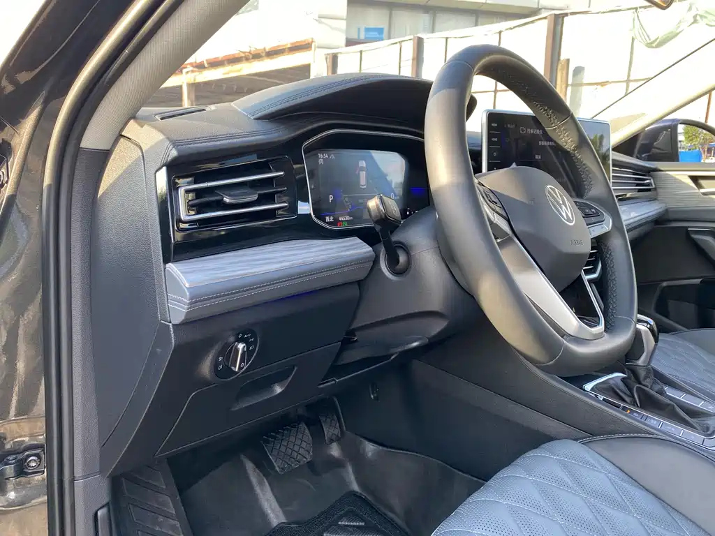 VOLKSWAGEN SAGITAR 2023