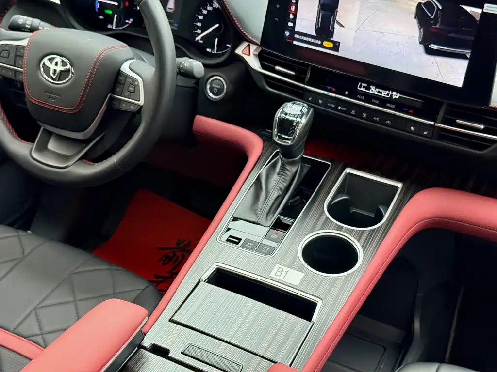 TOYOTA SIENNA SIENNA 2025