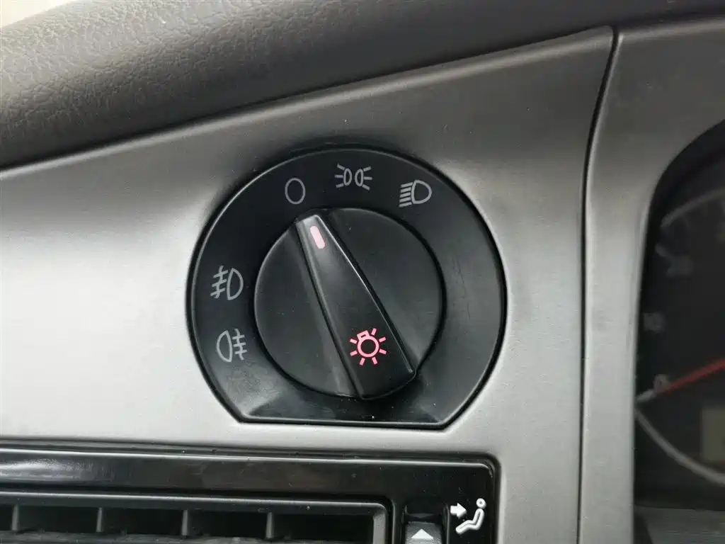 VOLKSWAGEN SANTANA 志俊 2008