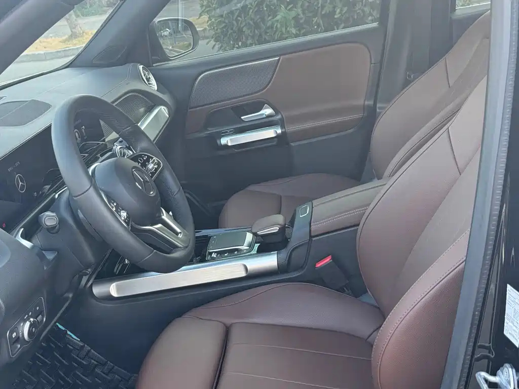 MERCEDES BENZ GLB 2023
