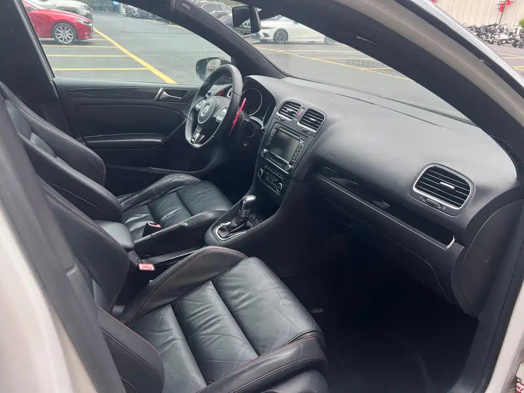 VOLKSWAGEN GOLF GTI 2013