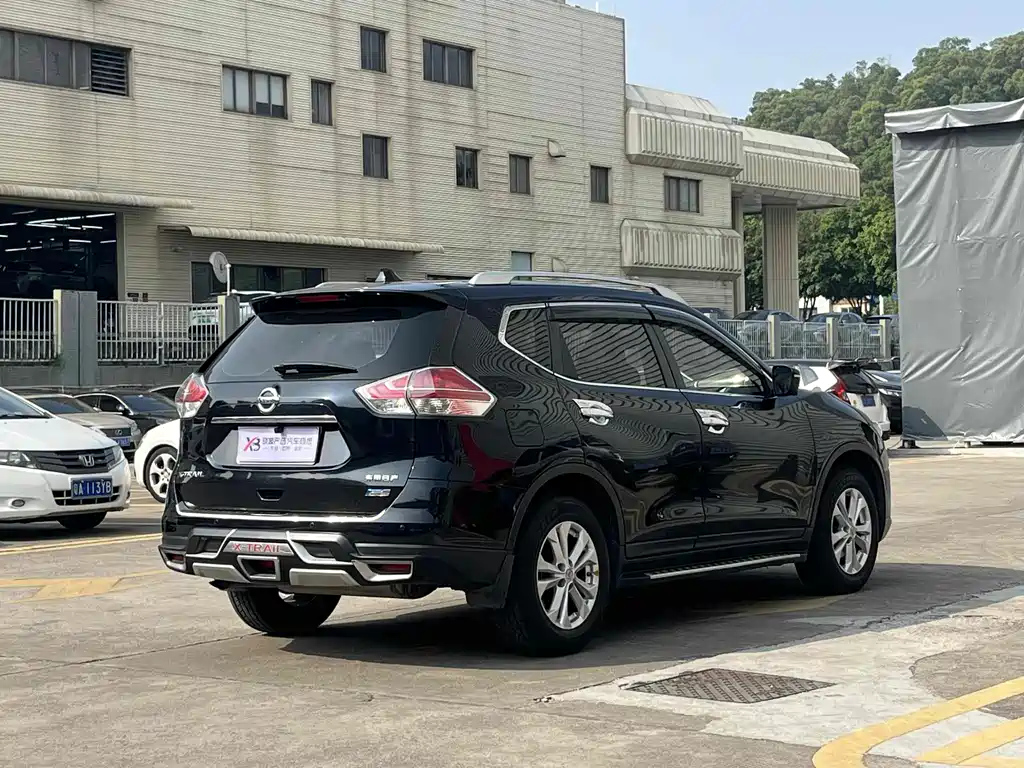 NISSAN X-TRAIL 2015
