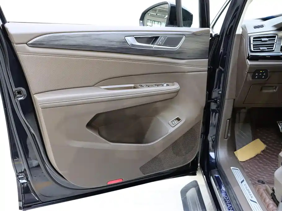 VOLKSWAGEN VILORAN 2022