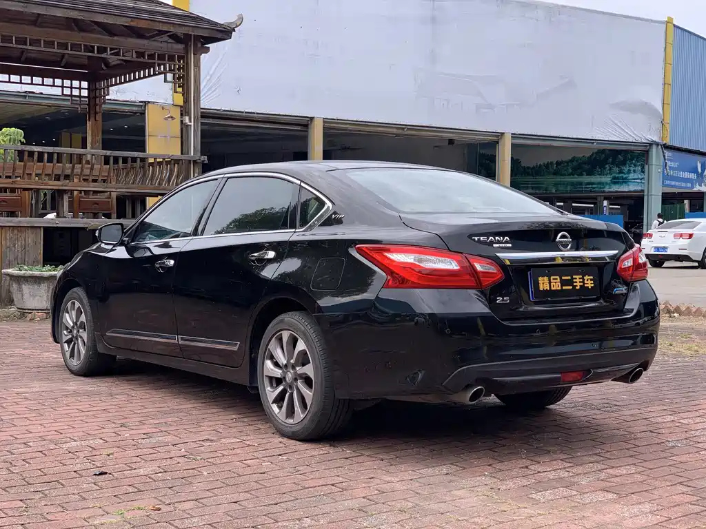 NISSAN TEANA 2017