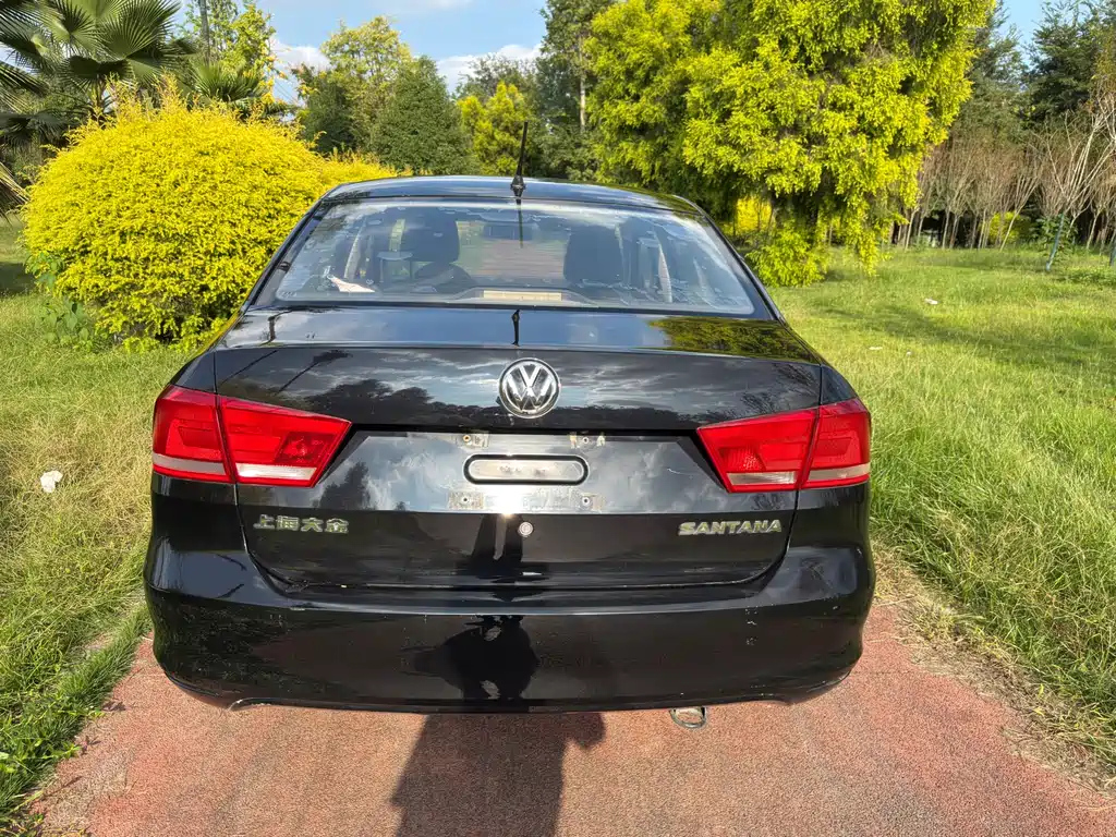 VOLKSWAGEN SANTANA 2014