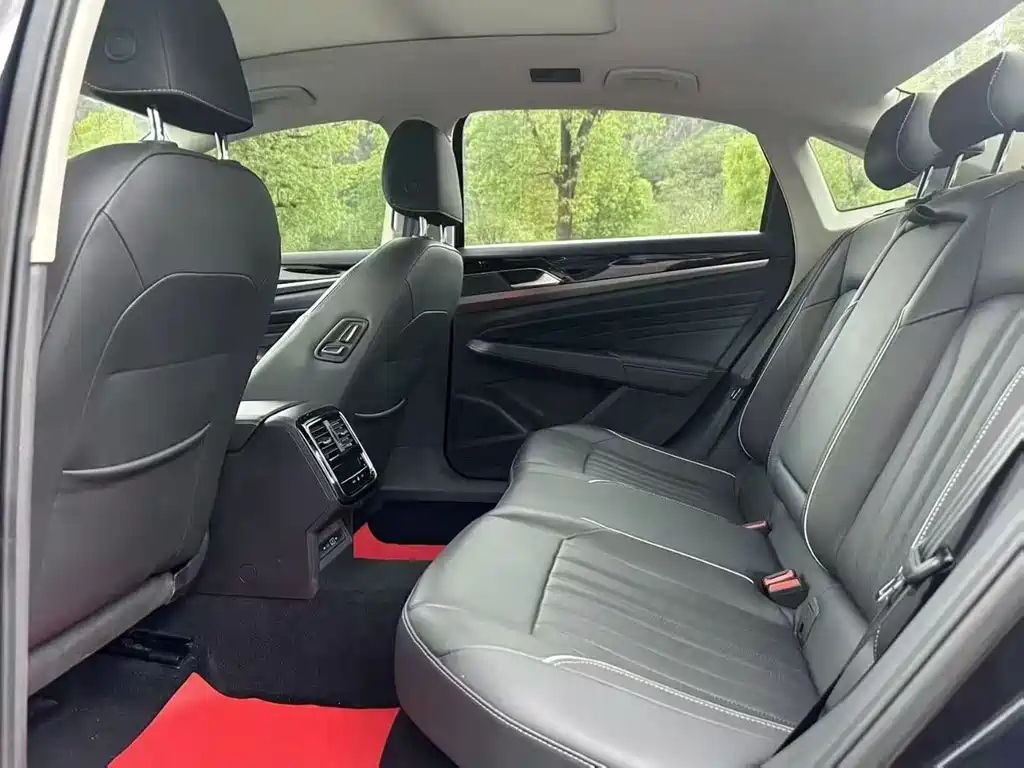 VOLKSWAGEN PASSAT 2022
