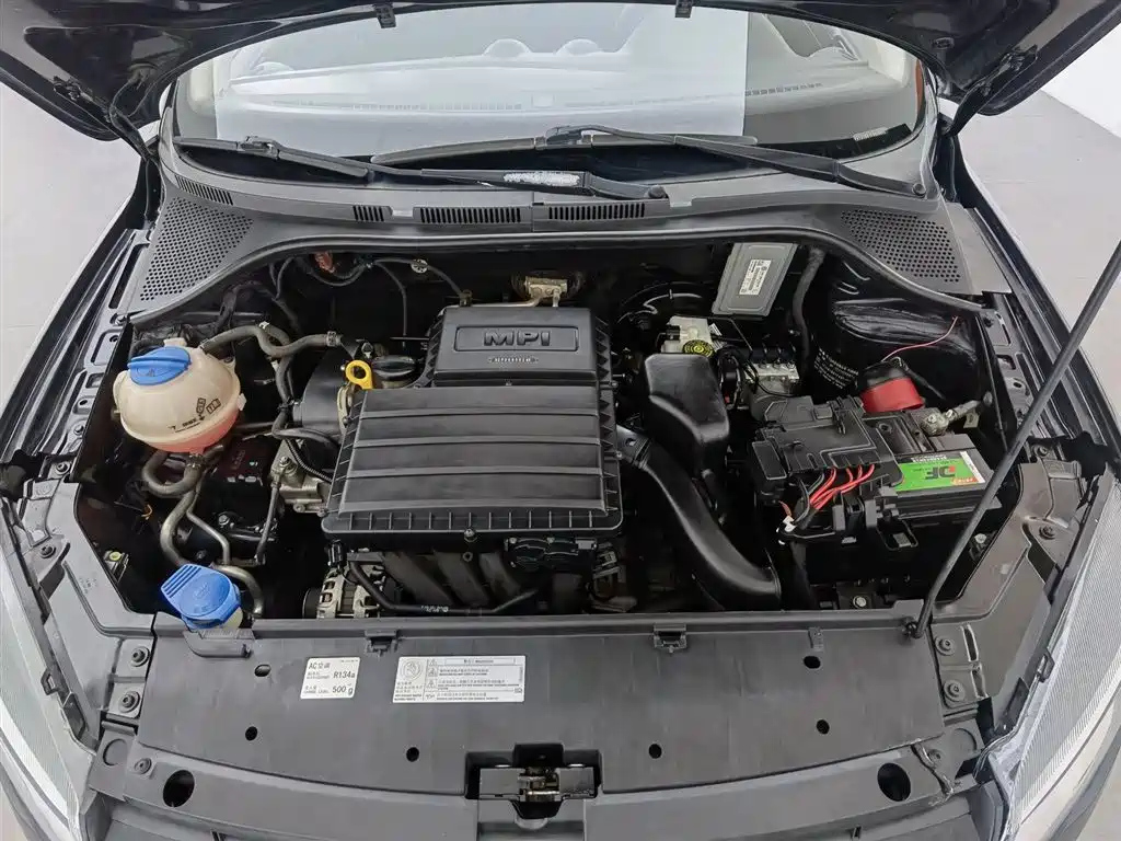 VOLKSWAGEN JETTA 2015