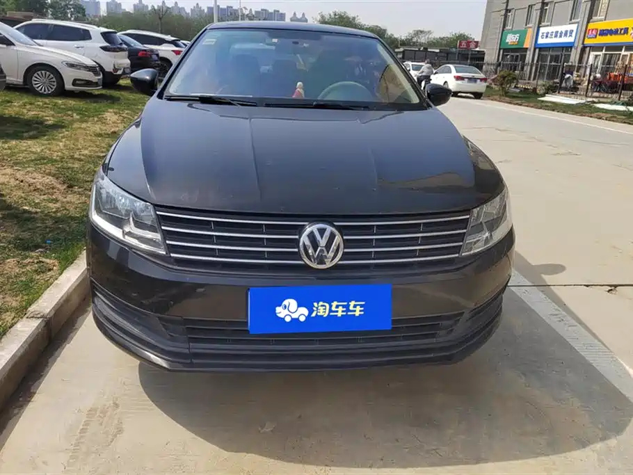 VOLKSWAGEN LAVIDA 2015