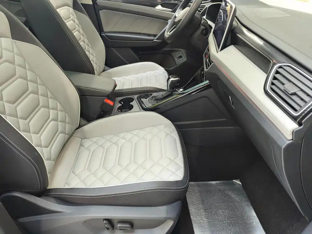 VOLKSWAGEN TAYRON 2022