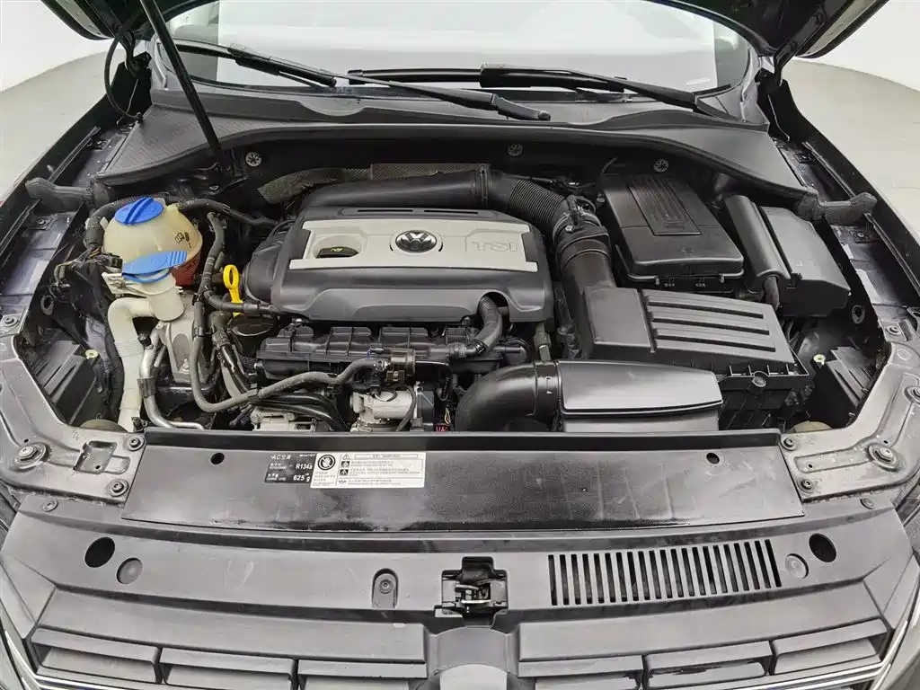 VOLKSWAGEN PASSAT 2016