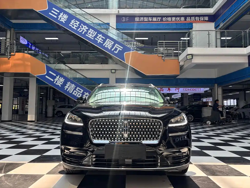 LINCOLN ADVENTURER 2022