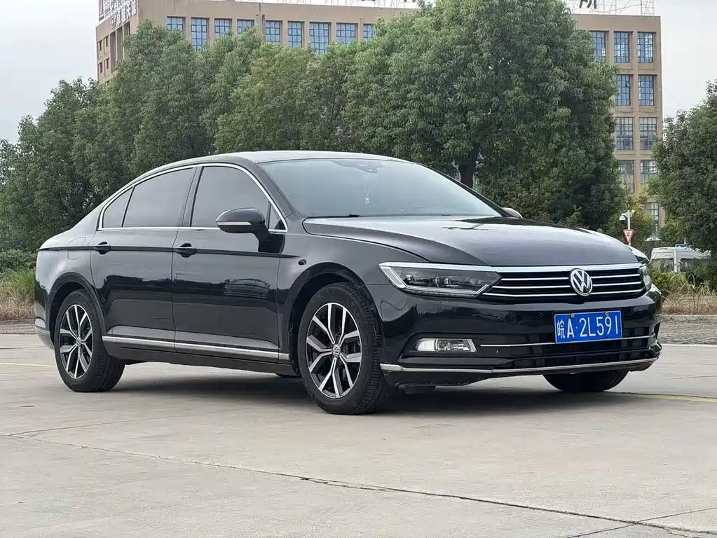 VOLKSWAGEN MAGOTAN 2016