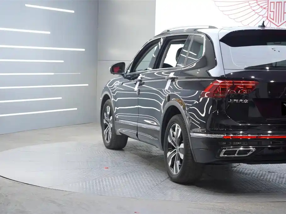 VOLKSWAGEN TIGUAN L 2022